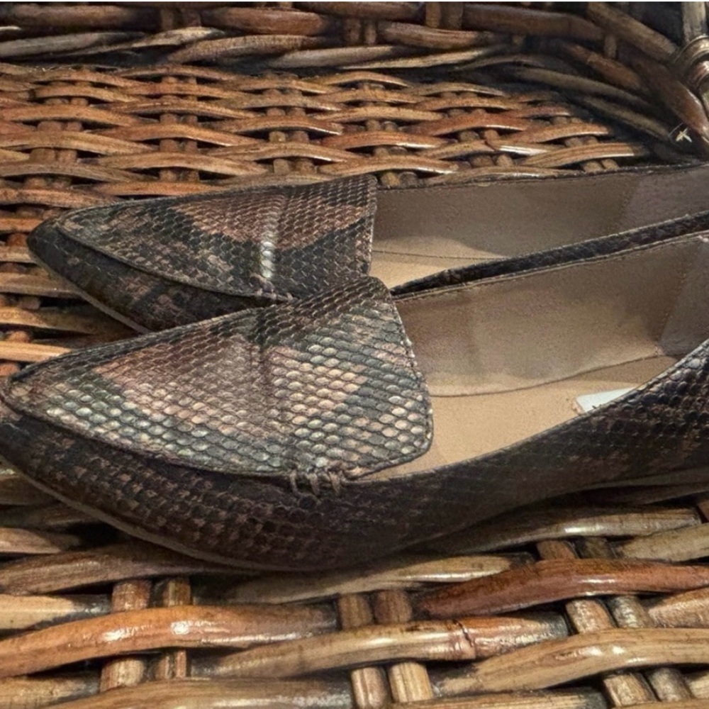 Steve Madden Feather Brown Snakeskin Loafers in size 7. Great condition - Picture 13 of 16
